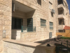شقة مميزه قرب البوابة الشمالية مفروشة بالكامل